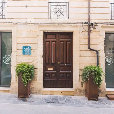 Dimore Delle Zagare Ortigia לינה וארוחת בוקר 4*