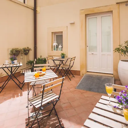 Dimore Delle Zagare Ortigia Bed & Breakfast 4*